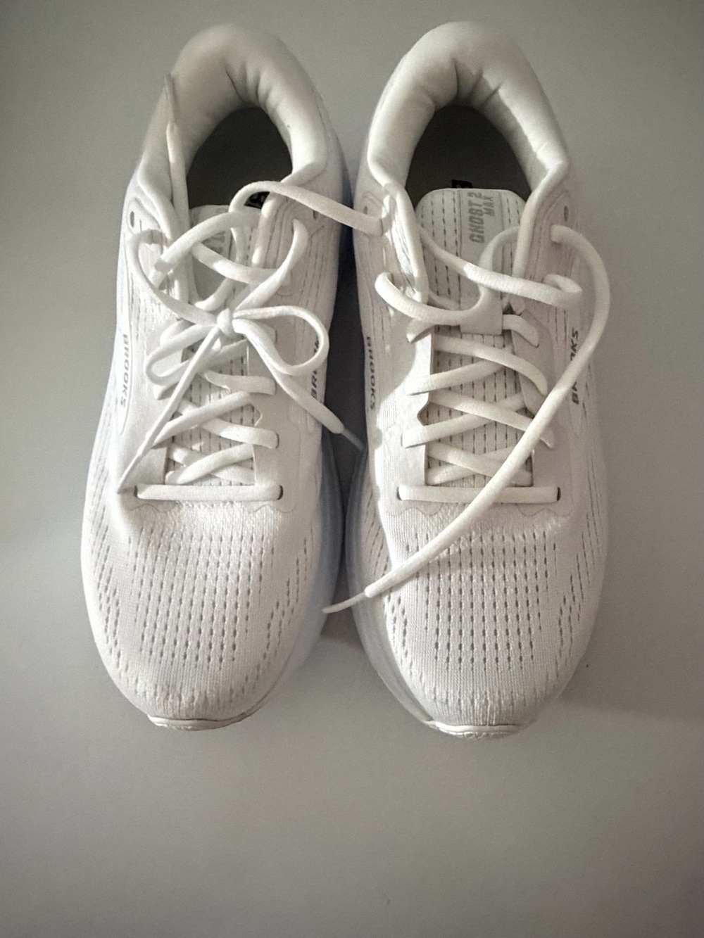 Brooks Mens ghost max 2 White Athletic Running Sneakers 9 wide - Picture 2 of 7